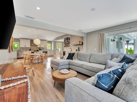 Spacious Great Room with Hideaway