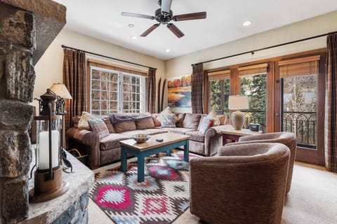 charter-5110-0358_51174767383_o