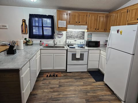 Fully Stocked Kitchen