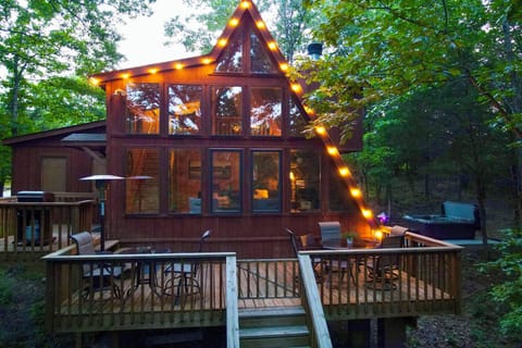 Wright City Vacation Rental | 2BR | 2BA | 1,200 Sq Ft | Stairs to Enter