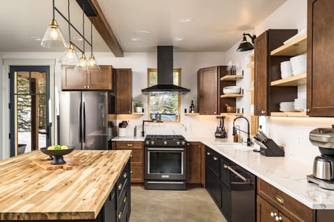 Gourmet Meal Ready – A fully stocked kitchen with everything needed for a five-star dining experience.