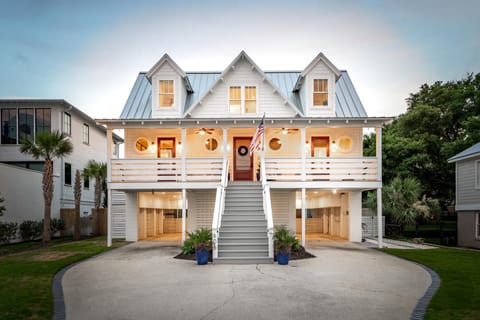 New Listing! Views, Dock & Pet Friendly! Large Private Pool! (2848)