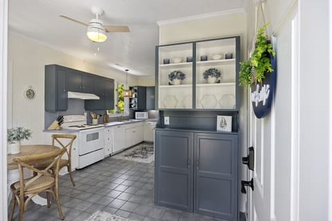 kitchen,306 Charleston Blvd, Isle of Palms, SC | IOP Escapes