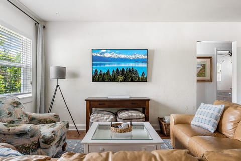 Living room with smart tv. Plenty of space for a great movie night!