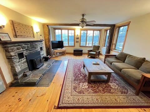 Great Room with Mountain Views