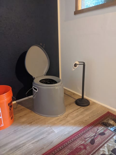 saw dust compost toilet