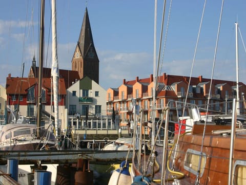 Surroundings [summer] (1-5 km)