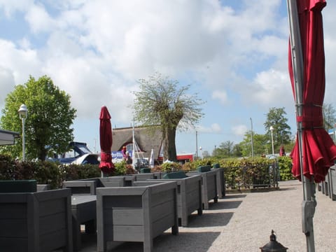 Surroundings [summer] (1-5 km)