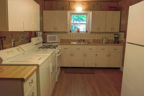 07b0d65c-5740-46d9-b9b3-7b46bfa8258c