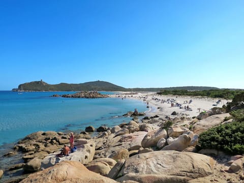 Water, Sky, Coastal And Oceanic Landforms, Terrain, Bank, Landscape, Beach, Headland, Waterway, Formation