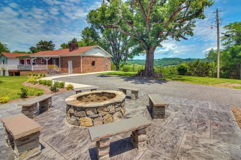 Buffalo Valley Vacation Rental | 3BR | 2BA | 1,700 Sq Ft | Stairs Required