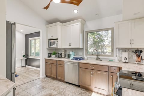 Kitchen | Keurig Coffee Maker | Cooking Basics | 2nd Floor