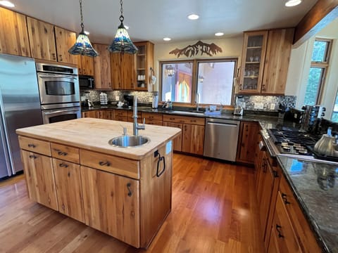 Kitchen with dual oven and island