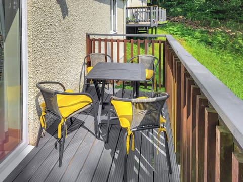 Terrace | Tides Reach - Tides Reach and Treetops, Aberdyfi