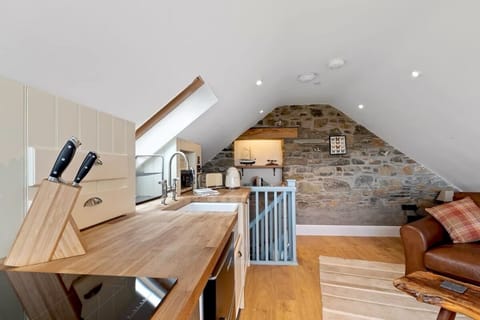 Swn y Môr - 1 Bedroom Cottage - Whitesands (18984)