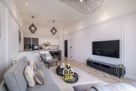 Living Room / Lounge