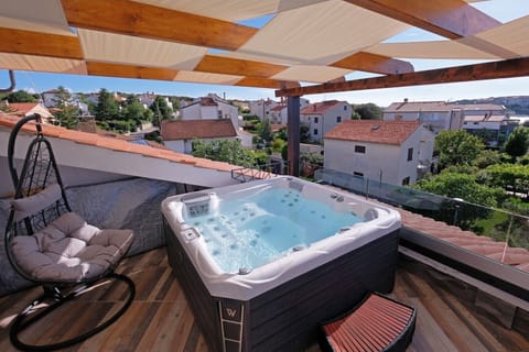 Spa tub
