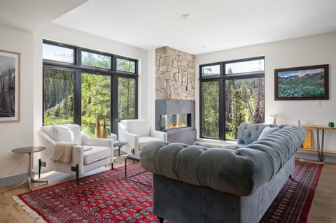 Luxurious Living Room