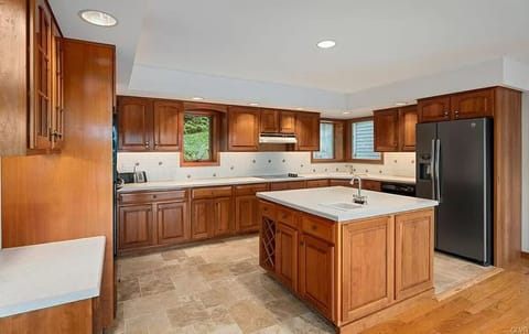 Kitchen with everything you will need to host 