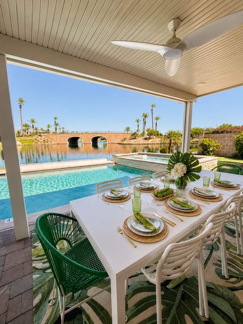 Huge saltwater pool and spa lakefront!