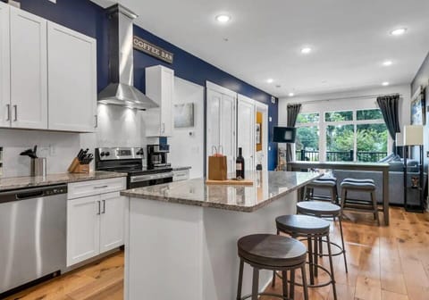 Kitchen with 3 Barstools around Island