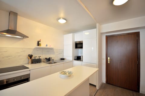 a27e1259-d2ee-4d37-9bd8-ce3173c13ae4