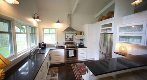 Well equipped kitchen