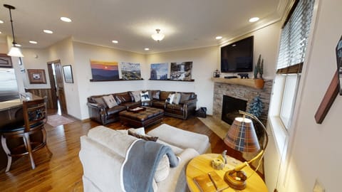 Furniture, Indoors, Living Room, Home Decor, Screen