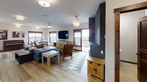 Indoors, Home Decor, Furniture, Living Room, Floor