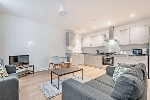 Open plan living/kitchen/dining
