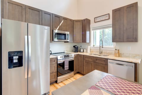 Kitchen | Cooking Basics | Keurig & Drip Coffee Makers