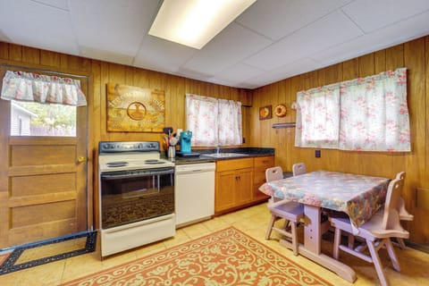 Kitchen | Keurig Coffee Maker | Breakfast Nook | 1st Floor