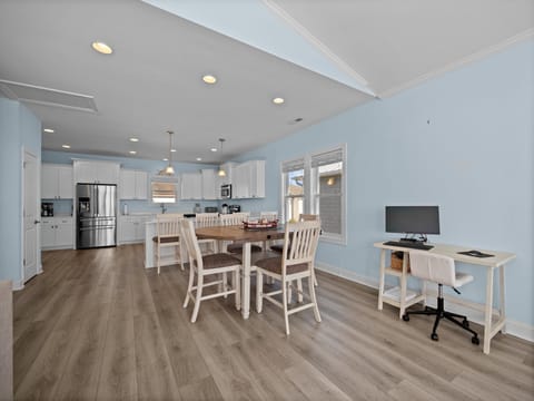 Living Room/Dining Area