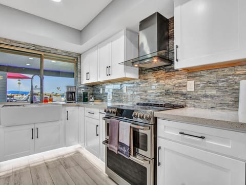 Cafe electric stove with double ovens and fan