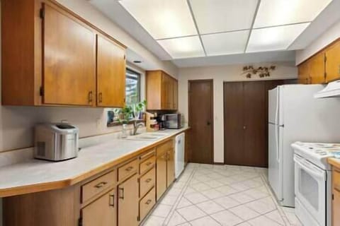 8a0e0a98 a914 4708 8e63 d6efd10d65e5