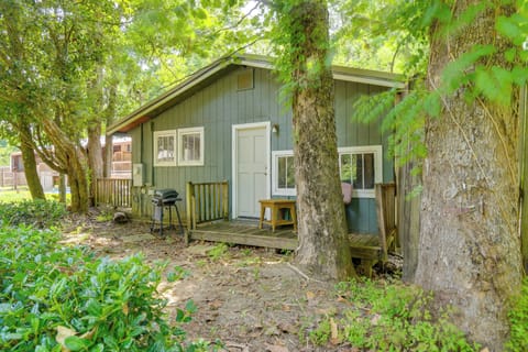 Fairhope Vacation Rental | 1BR | 1BA | 2 Steps Required | 400 Sq Ft