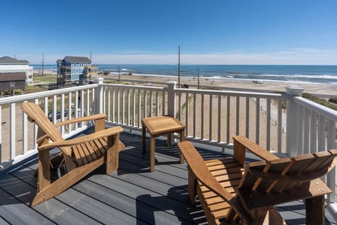 Private Balcony with Ocean Views off King En Suite on Fourth Level