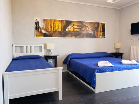 bed room - Room 2 - Rooms Gli Arcangeli 2- Affitti Brevi Italia