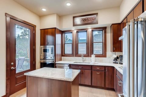 Kitchen: Viking appliances, drip coffee maker, Nespresso coffee maker, kettle