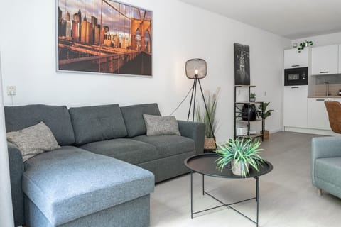 Relax after a wild day at Beekse Bergen – enjoy peace and privacy here.
Ontspan na een avontuurlijke dag bij Beekse Bergen – rust en privacy gegarandeerd.
Entspanne nach einem wilden Tag im Beekse Bergen – Ruhe und Privatsphäre garantiert.