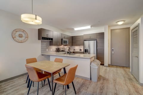 3-print-Pearl St C202-006