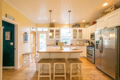 Cook with ease on stainless steel appliances, then take the fun outside to the grilling deck.