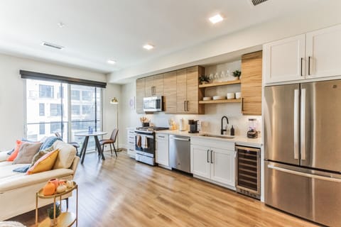 2048x1365 1160 E 18th Ave Denver CO 80218 USA 314 FriApr1220241712920846424