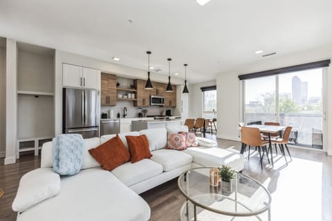 2048x1365 1160 E 18th Ave Denver CO 80218 USA WedMay0820241715157651303