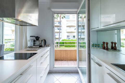 2056bff8-a808-4910-9e19-dfeaf52316d9