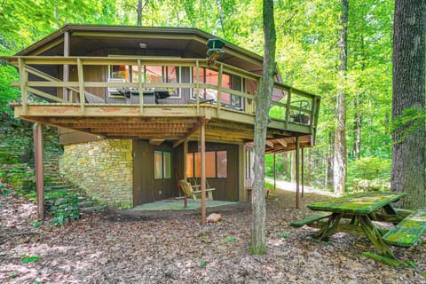 Hendersonville Vacation Rental | 3BR | 1.5BA | 1,700 Sq Ft | Stairs Required
