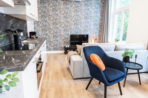 Relax and spend time with your loved ones in this cozy studio apartment Tilburg, perfect for Bed en Koffie near Tilburg Centrum and affordable stays for Efteling or Safaripark Beeksebergen.