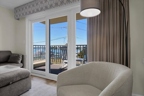 Catch a break from the ordinary and ride the wave of relaxation at Summer Sands Suites