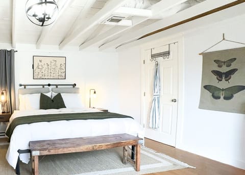 Master Bedroom - King Size Bed