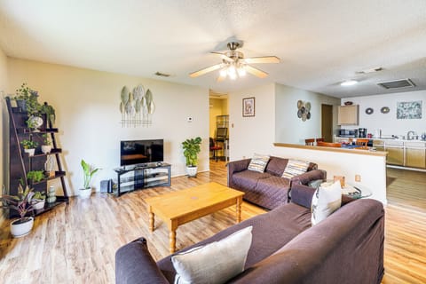 San Antonio Vacation Rental | 3BR | 2BA | 1,790 Sq Ft | 2 Steps Required